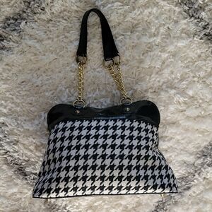 Betsey Johnson Black and White Houndstooth Shoulder Bag NWOT